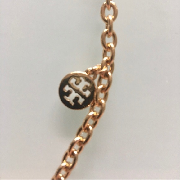Tory Burch: Long Pendent Necklace in Gold - Picture 4 of 5